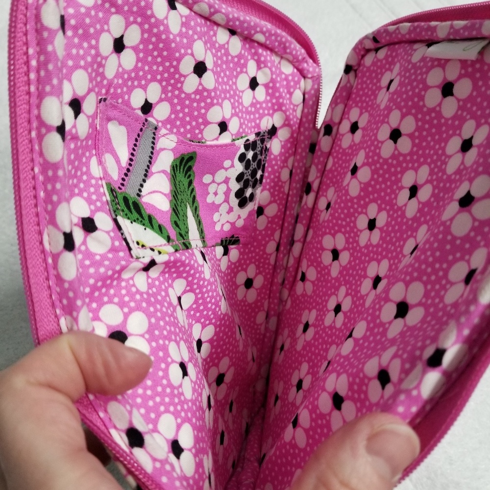 Pristine Vera Bradley Priscilla Pink tablet case - Picture 3 of 4